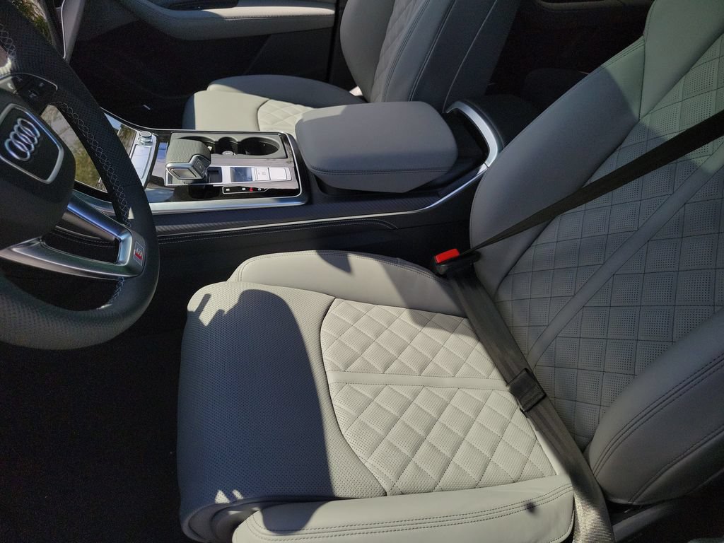 New 2026 Audi SQ8 Premium Plus AWD/4WD image 16