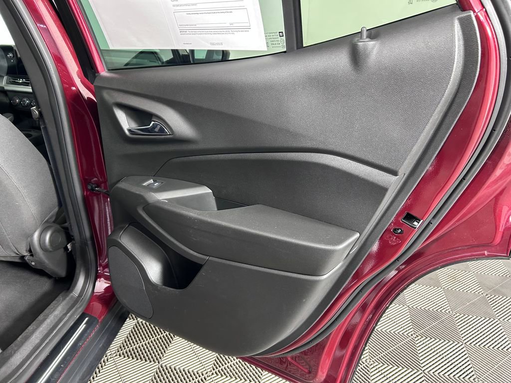 Used 2024 Chevrolet Trax LS w/ LS Convenience Package FWD image 14