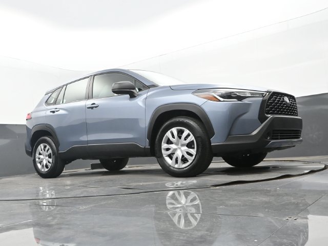 Used 2025 Toyota Corolla Cross L FWD image 24