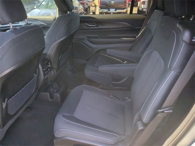 Used 2024 Jeep Grand Cherokee L Laredo w/ Luxury Tech Group I AWD/4WD image 20