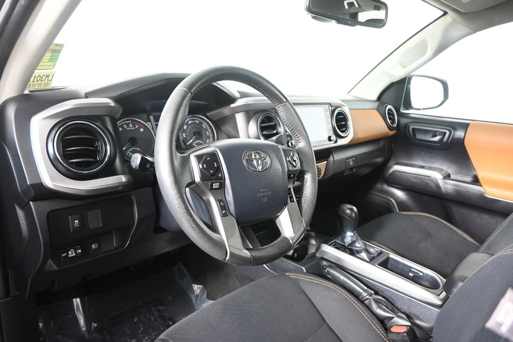 Used 2020 Toyota Tacoma SR5 AWD/4WD image 22