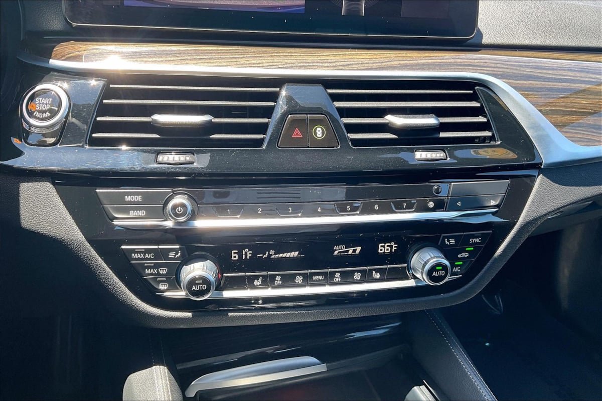 Used 2023 BMW 530e w/ M Sport Package RWD image 28