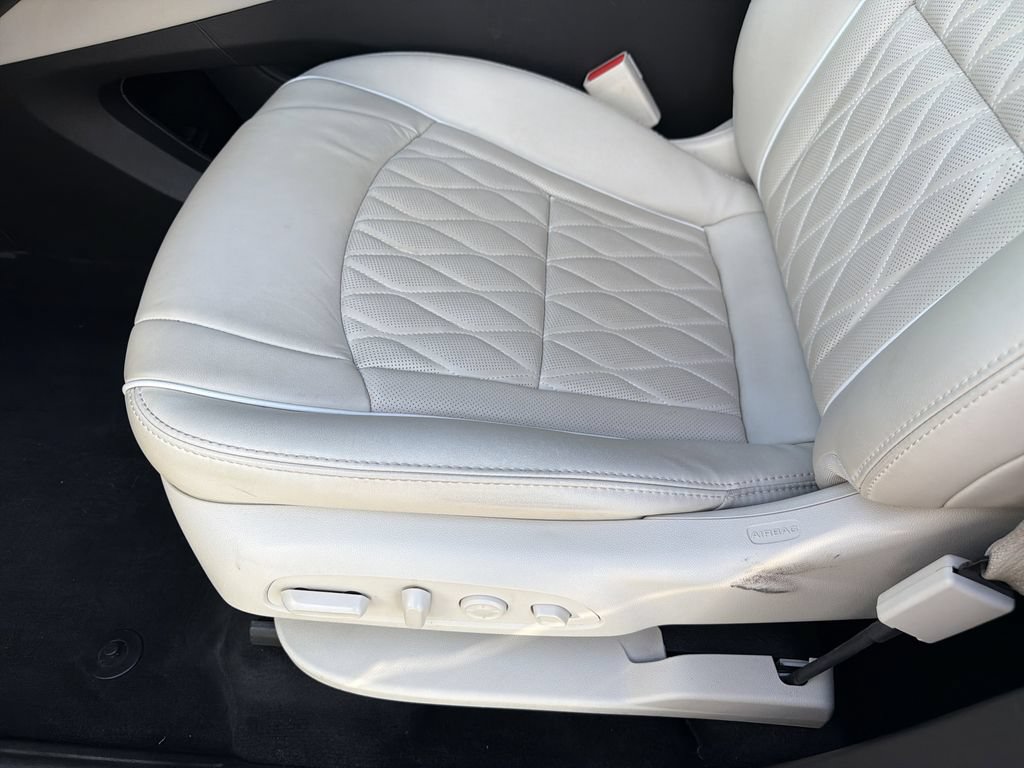 Certified 2023 Buick Enclave Avenir w/ Avenir Technology Package FWD image 22