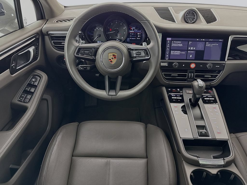 Used 2025 Porsche Macan AWD/4WD image 25
