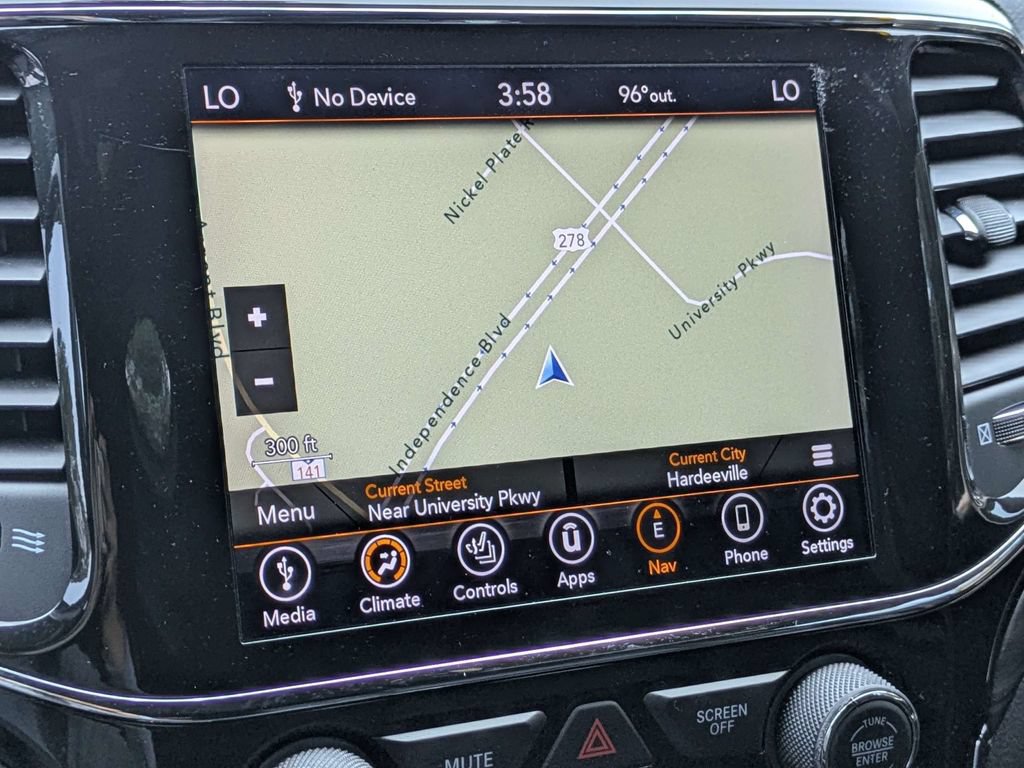 Used 2022 Jeep Grand Cherokee Laredo X RWD image 23