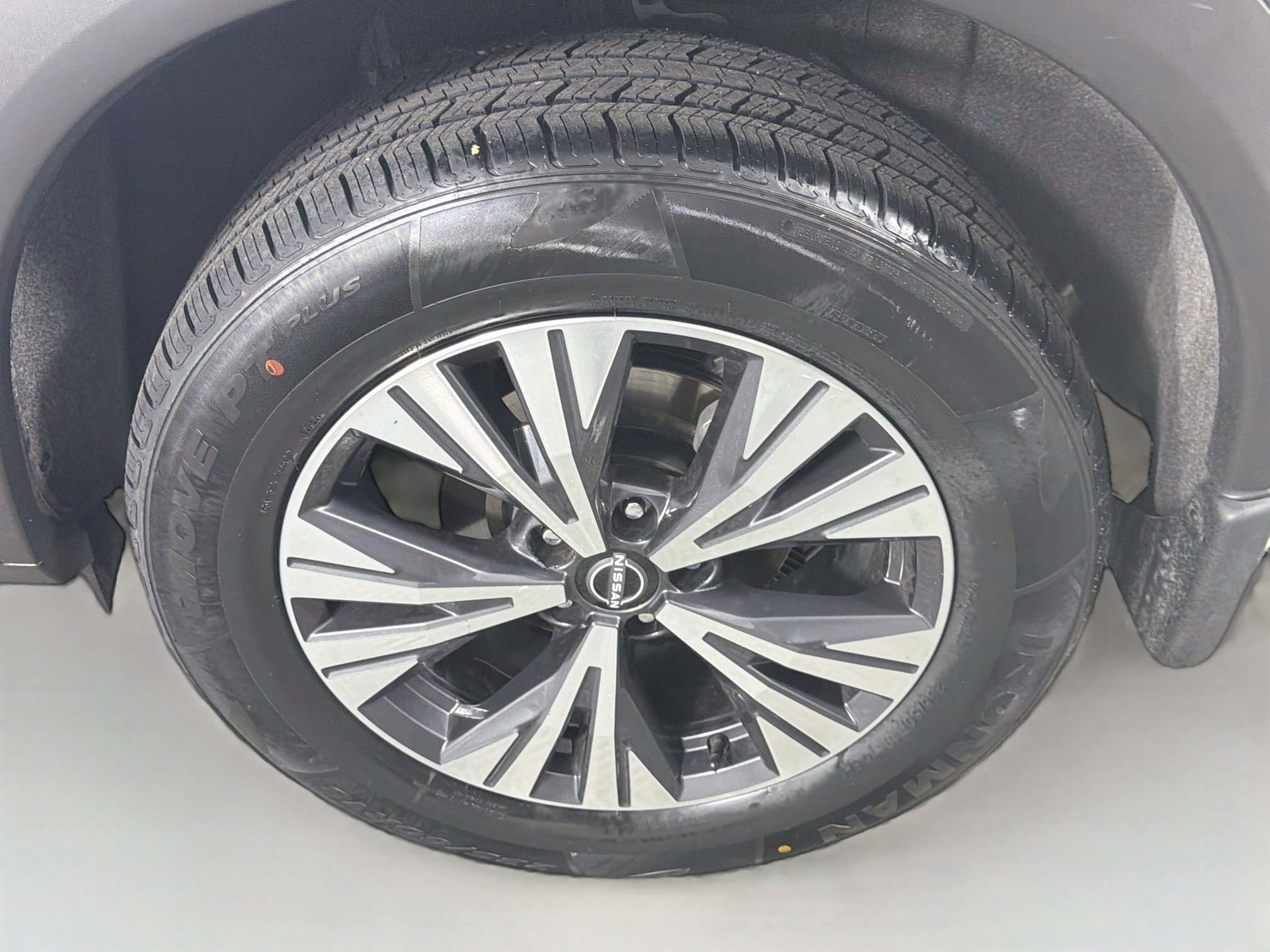 Used 2023 Nissan Rogue SV FWD image 11