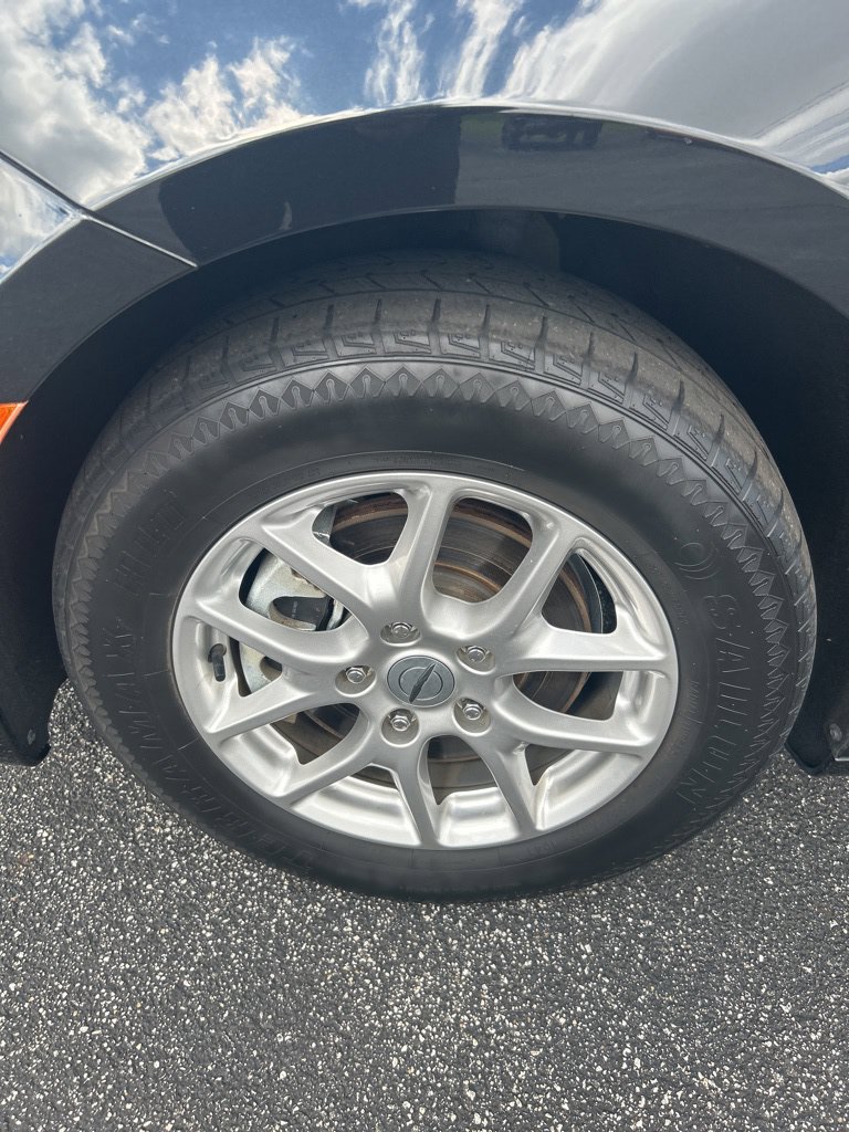 Used 2023 Chrysler Pacifica Touring-L FWD image 5