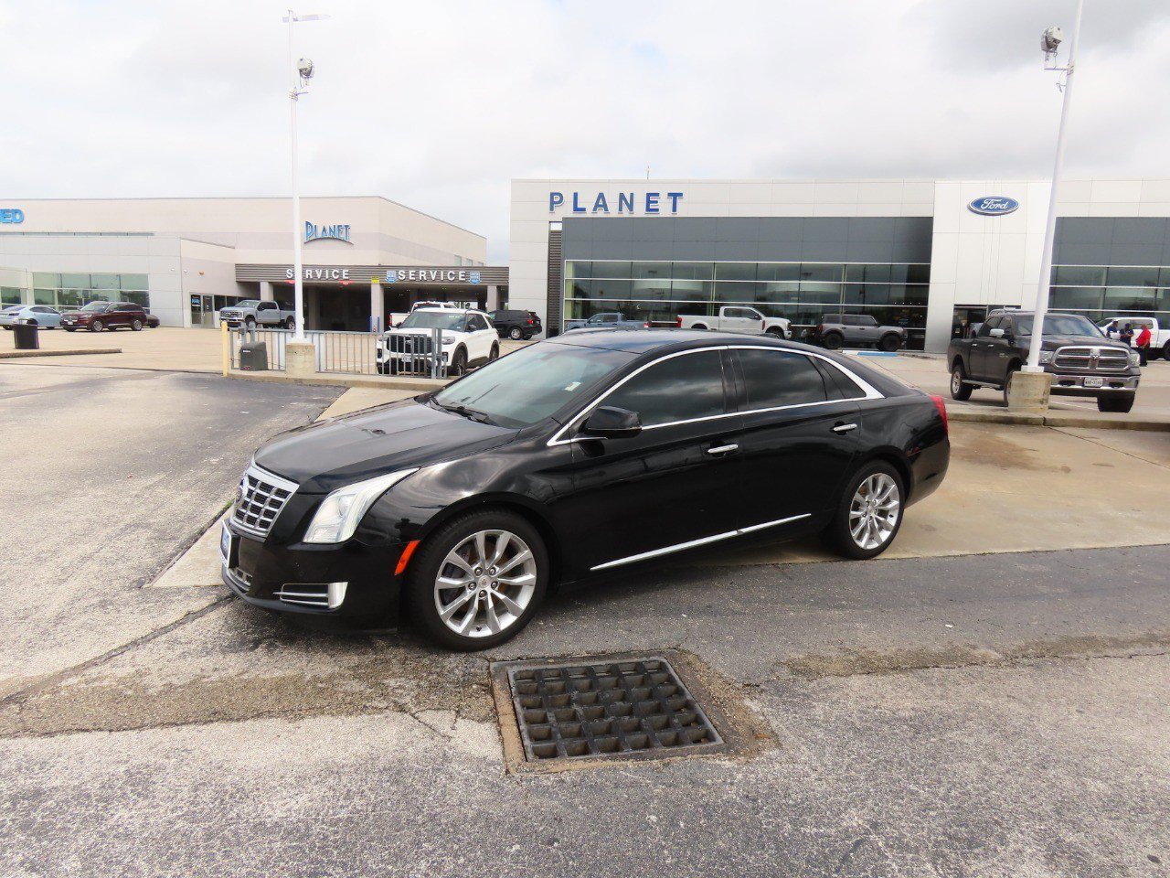 Used 2015 Cadillac XTS Luxury AWD/4WD image 2