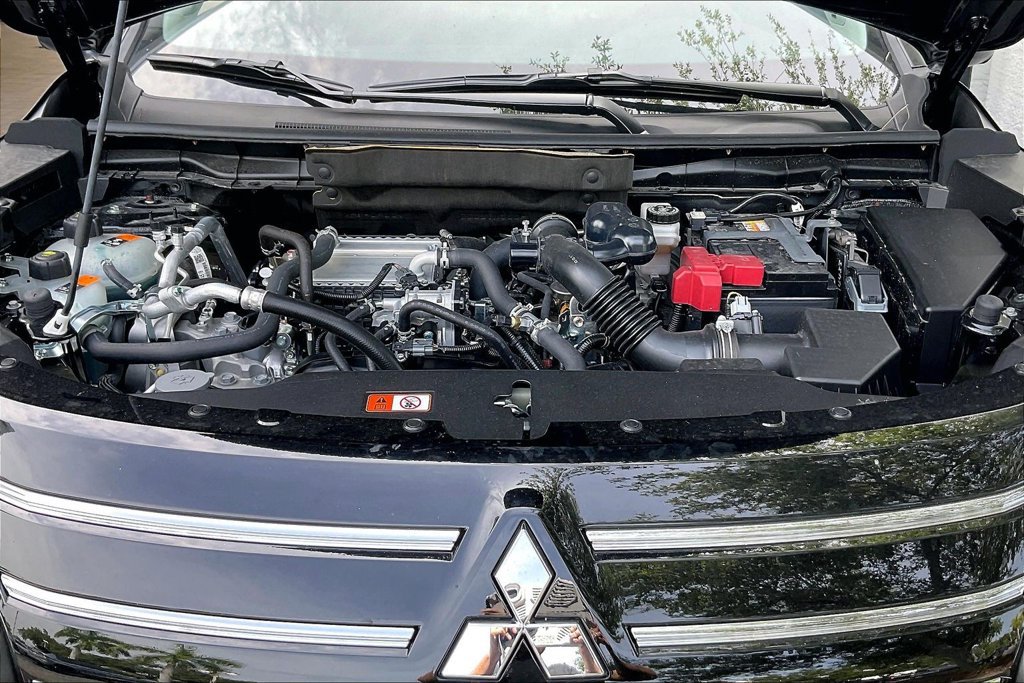 New 2026 Mitsubishi Outlander SEL FWD image 11