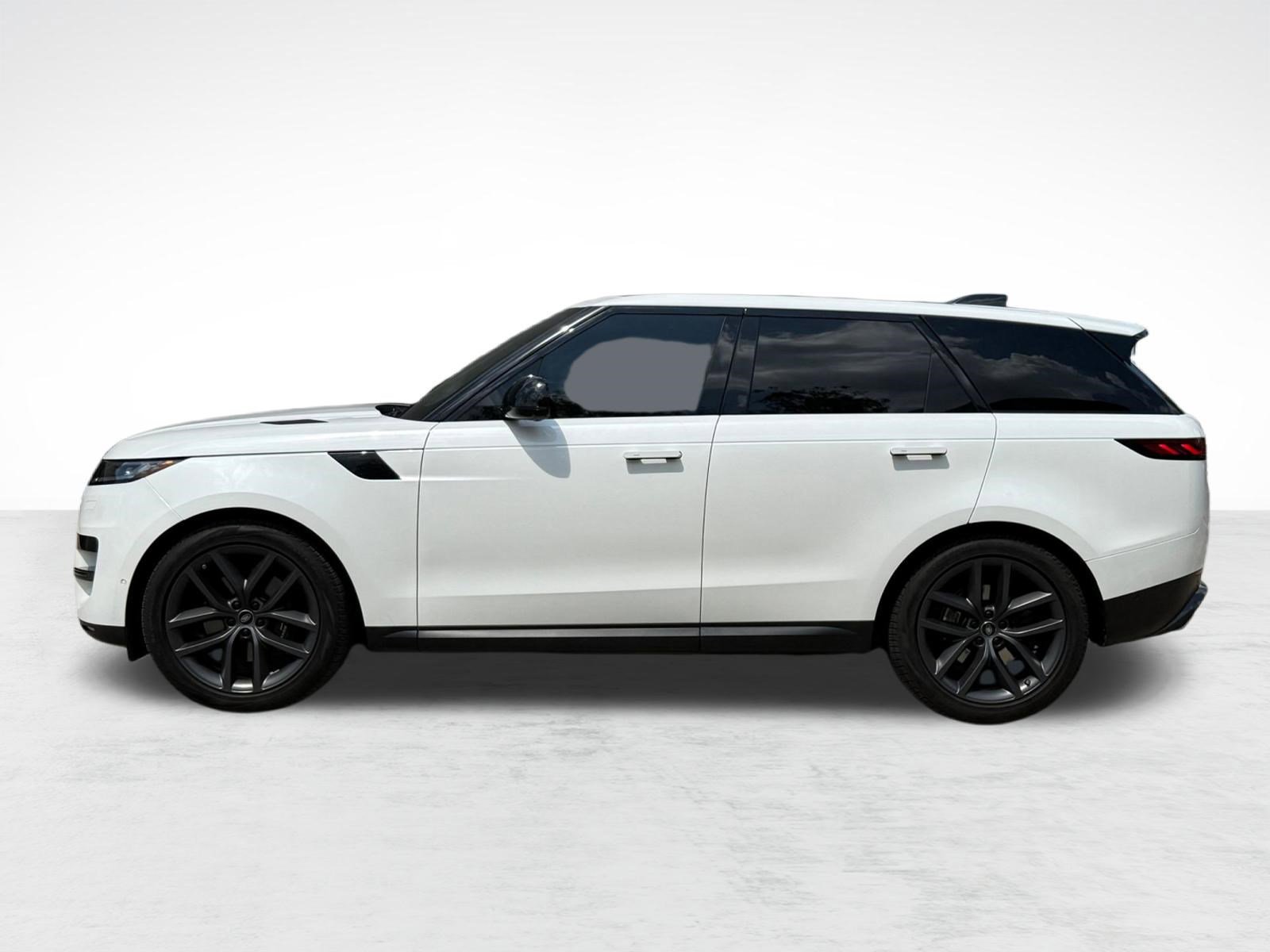 Used 2024 Land Rover Range Rover Sport SE AWD/4WD image 2