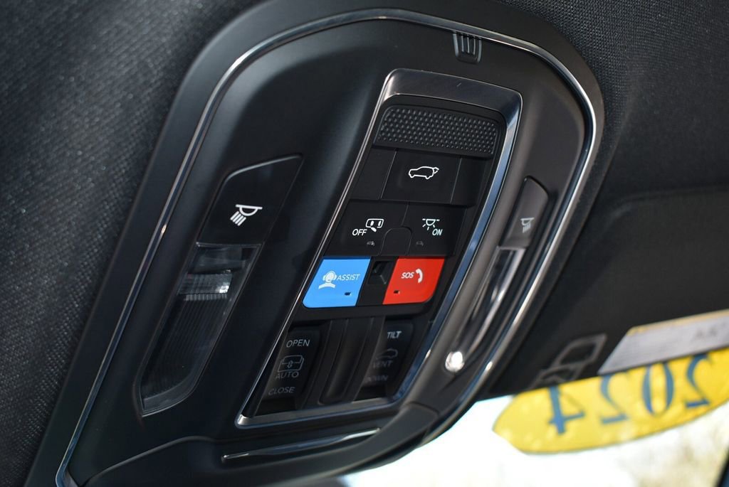 Used 2024 Jeep Grand Cherokee Altitude image 22