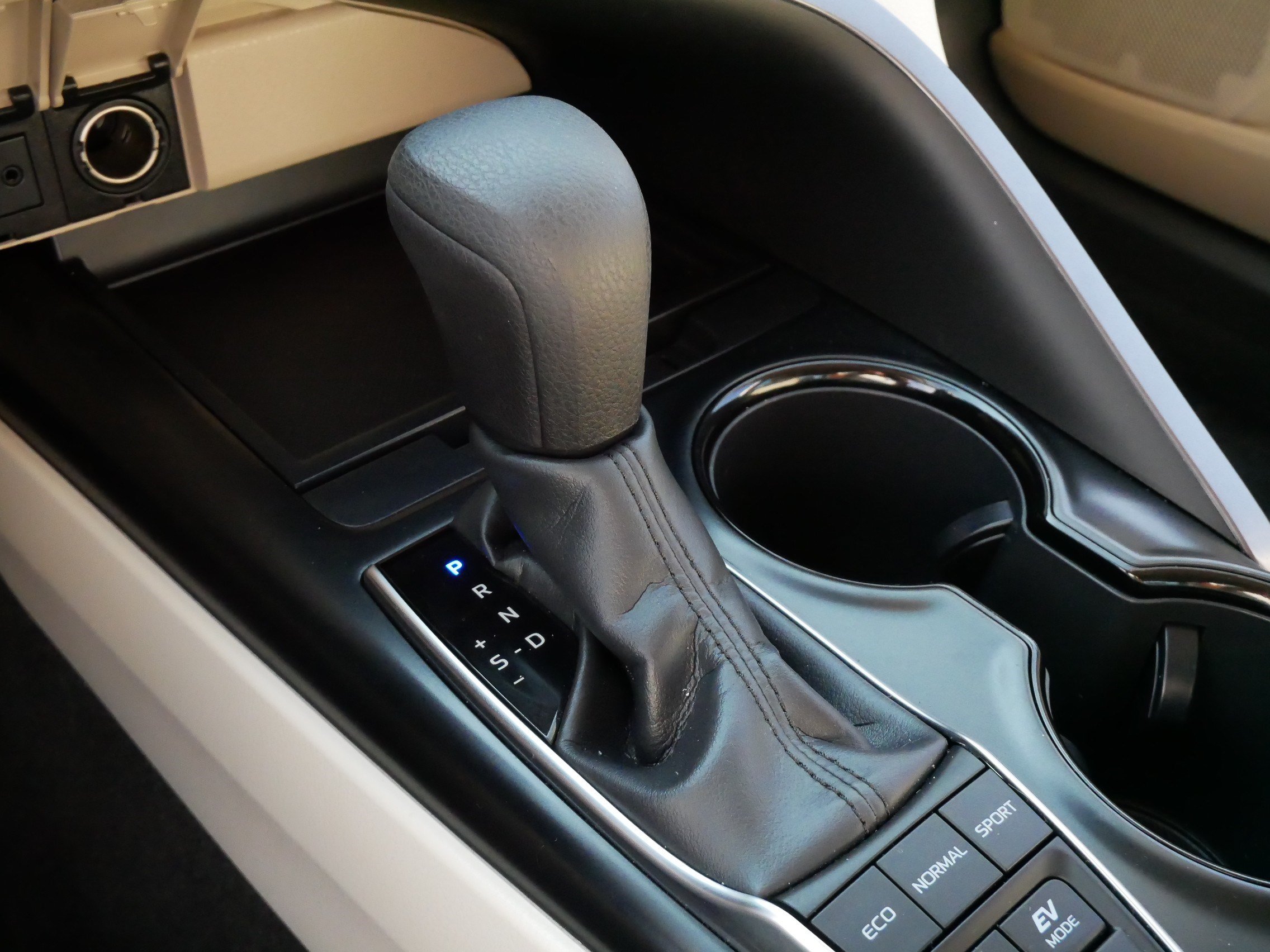 Used 2019 Toyota Camry LE FWD image 24