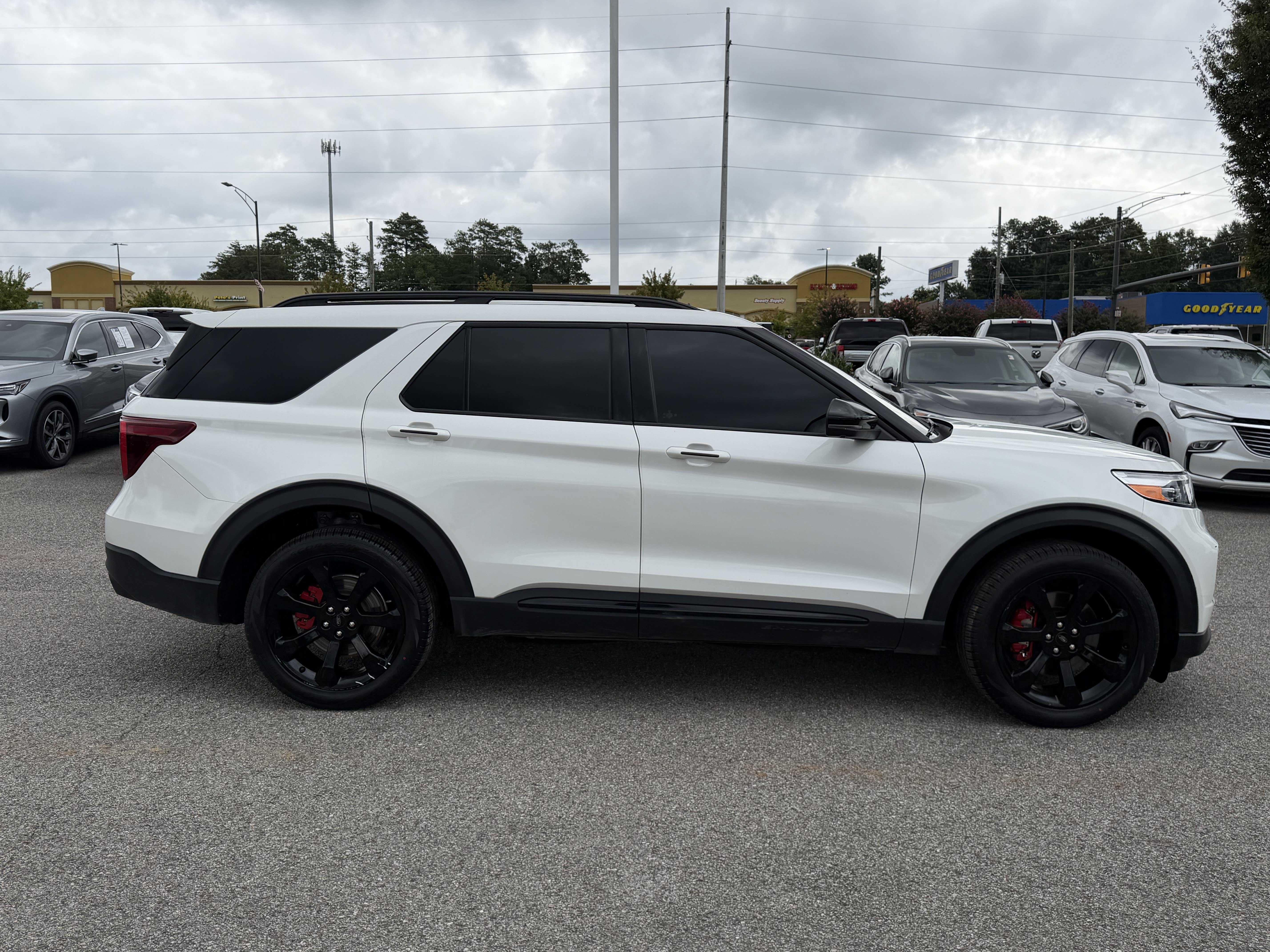 Used 2023 Ford Explorer ST w/ Equipment Group 401A AWD/4WD image 11