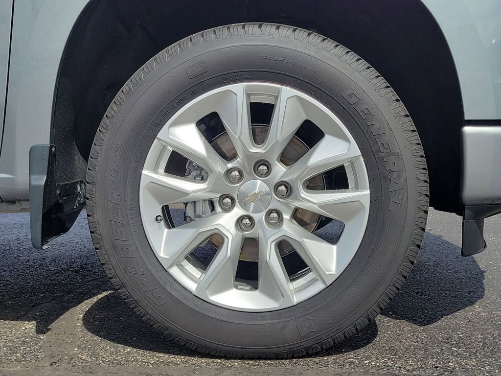 Used 2023 Chevrolet Silverado 1500 Custom image 9