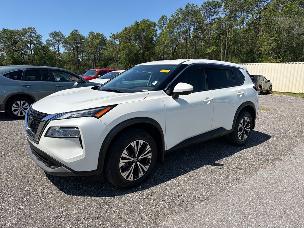 Used 2021 Nissan Rogue SV FWD image 1