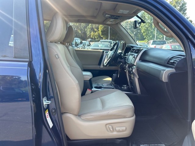 Used 2016 Toyota 4Runner SR5 Premium image 16