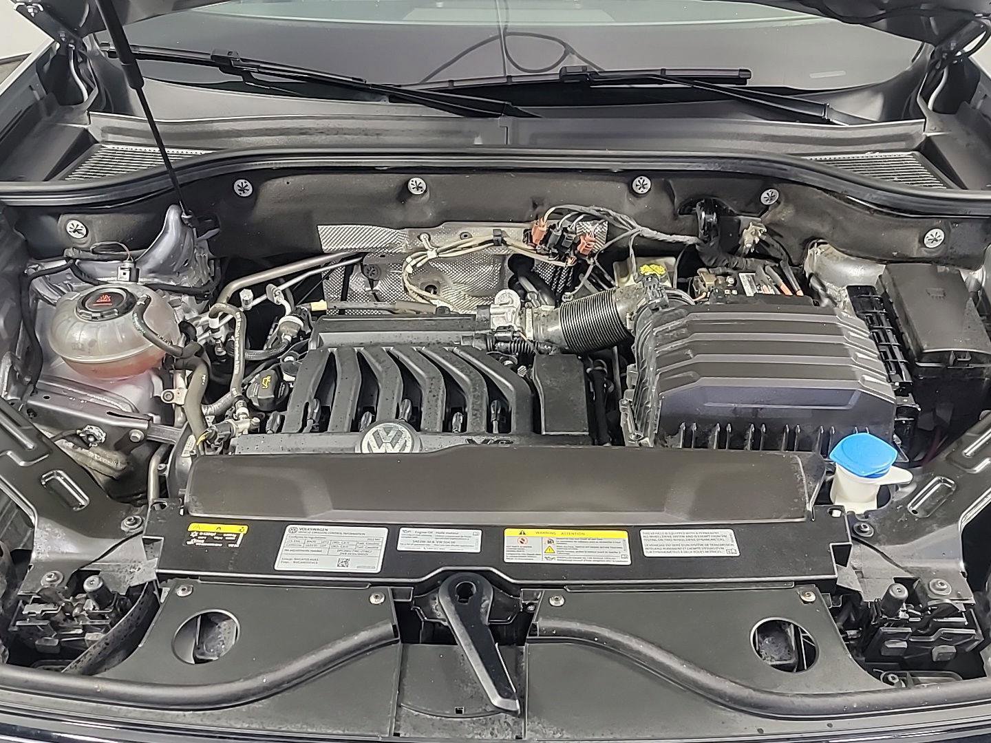 Used 2022 Volkswagen Atlas SEL R-Line image 15