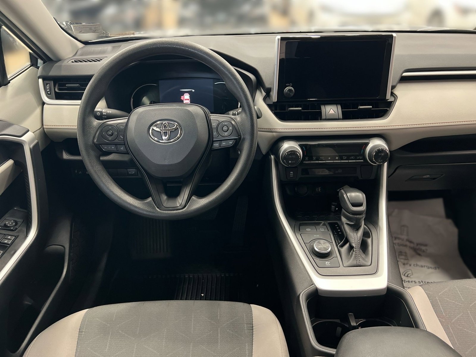 Used 2025 Toyota RAV4 XLE w/ Convenience Package image 19