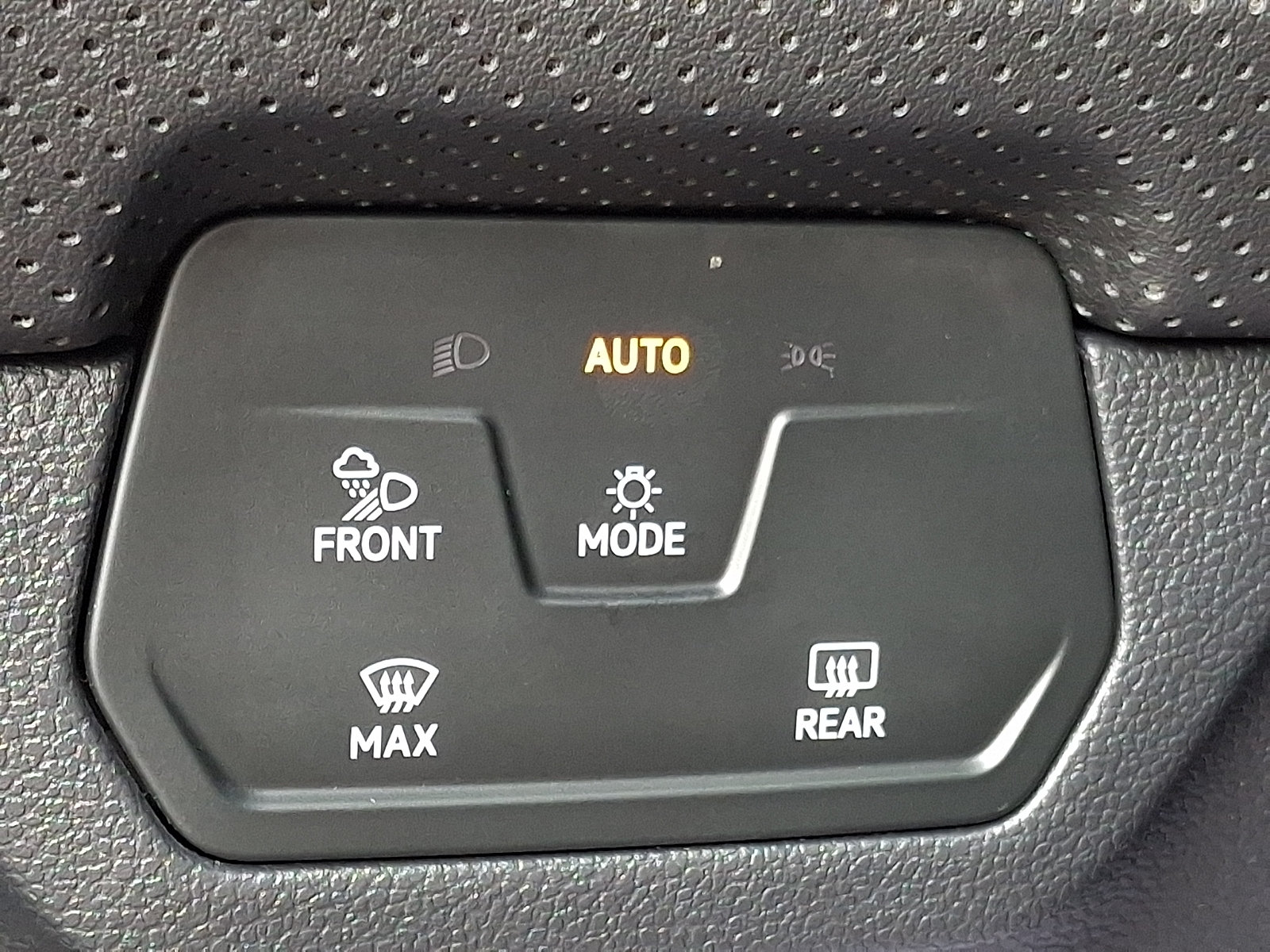 Used 2025 Volkswagen Atlas Cross Sport SEL Premium R-Line AWD/4WD image 26