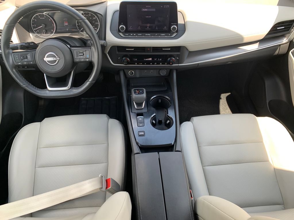 Used 2023 Nissan Rogue SV w/ SV Premium B Package FWD image 15