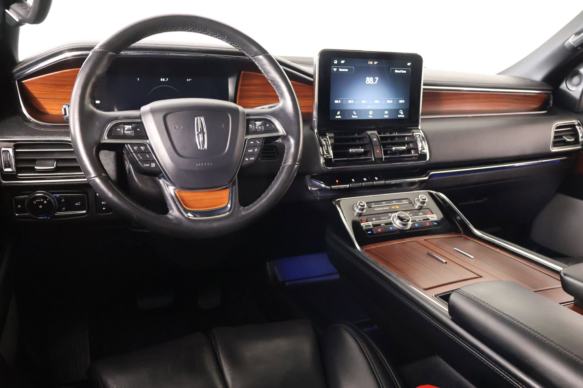 Used 2020 Lincoln Navigator Reserve w/ Luxury Package AWD/4WD image 2