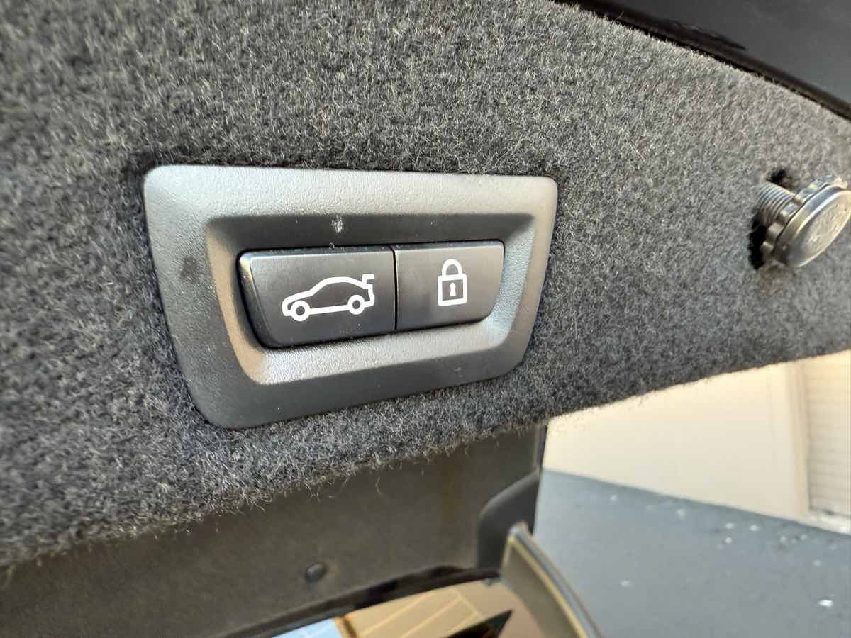 Used 2016 BMW 740i RWD image 76