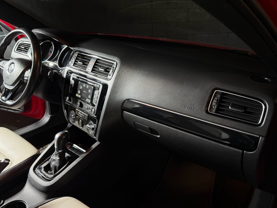 Used 2015 Volkswagen Jetta Sport FWD image 18