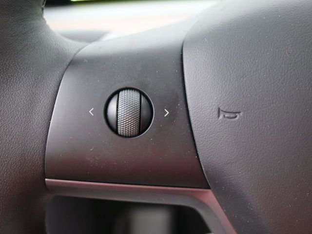 Used 2024 Tesla Model Y Performance image 16