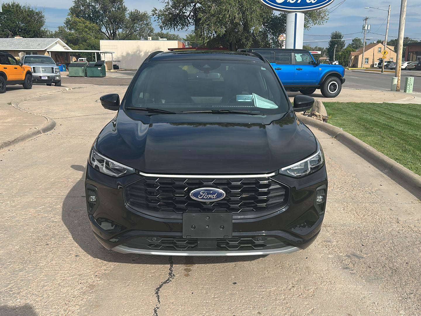 Used 2024 Ford Escape ST-Line Elite w/ Premium Technology Package AWD/4WD image 4