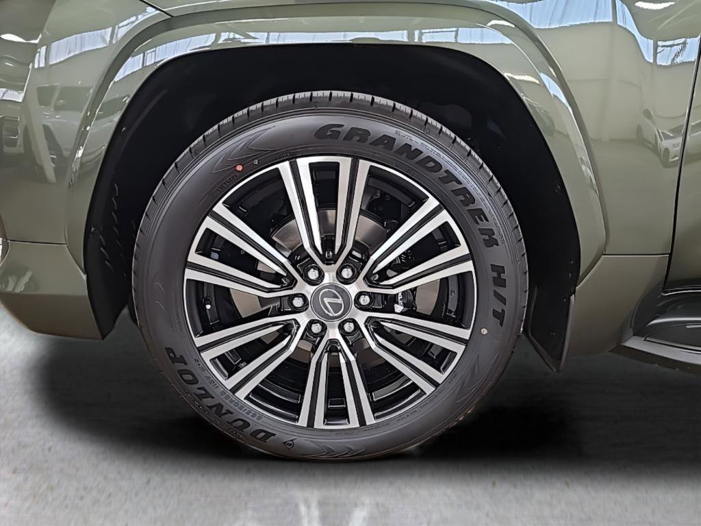 New 2025 Lexus LX 600 4WD w/ Luxury Package image 6