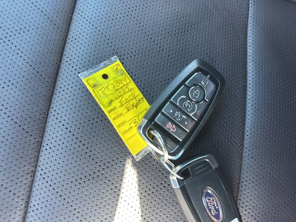 Used 2025 Ford Explorer Platinum image 39