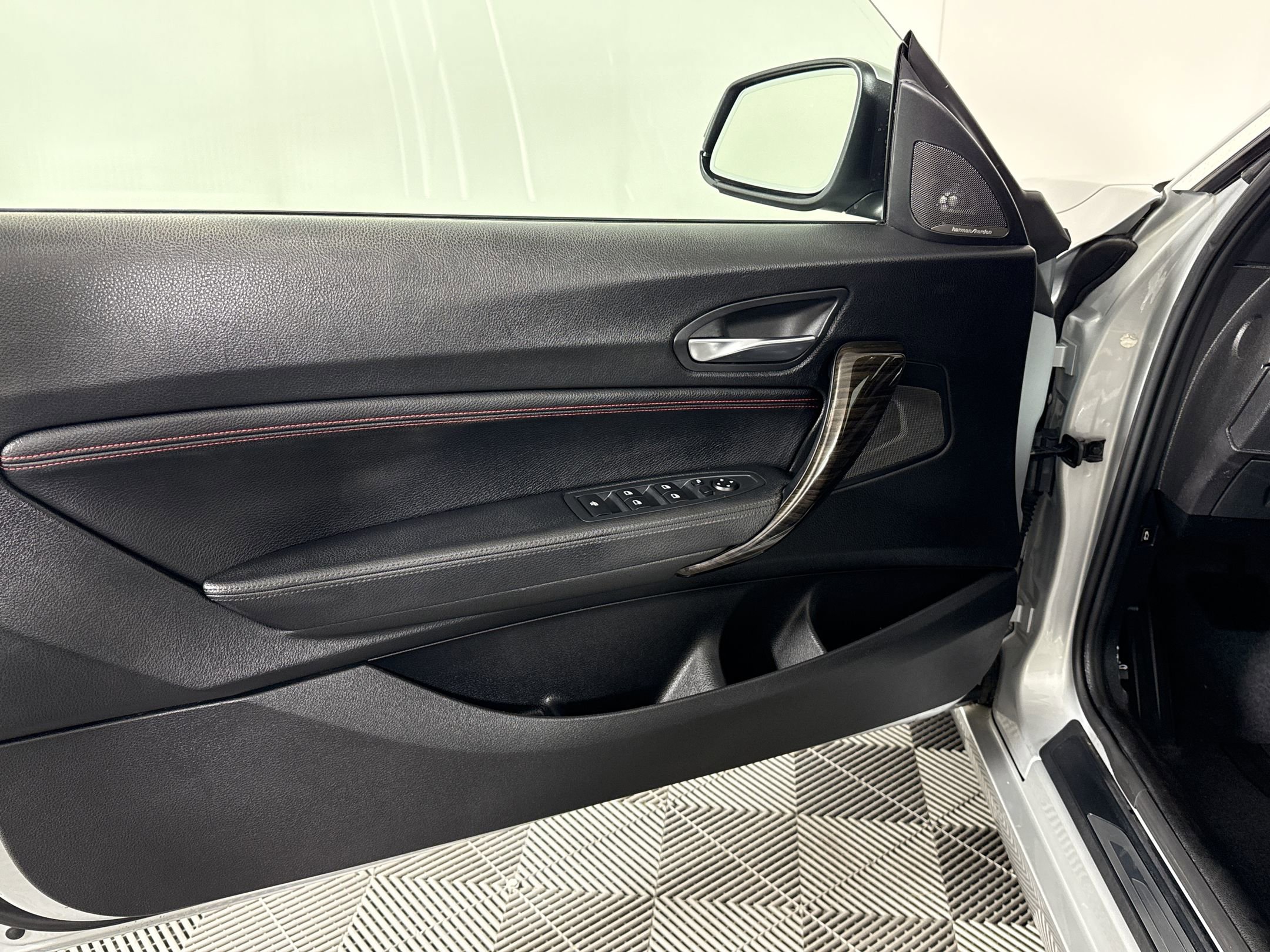 Used 2017 BMW 230i Convertible RWD image 18