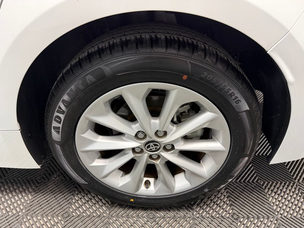 Used 2020 Toyota Corolla XLE w/ Carpet Mat Package (TMS) FWD image 20