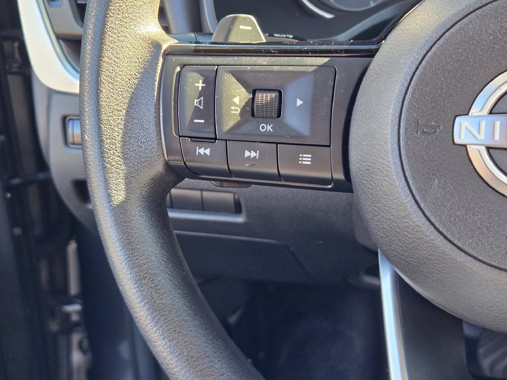 Used 2023 Nissan Rogue SV AWD/4WD image 19