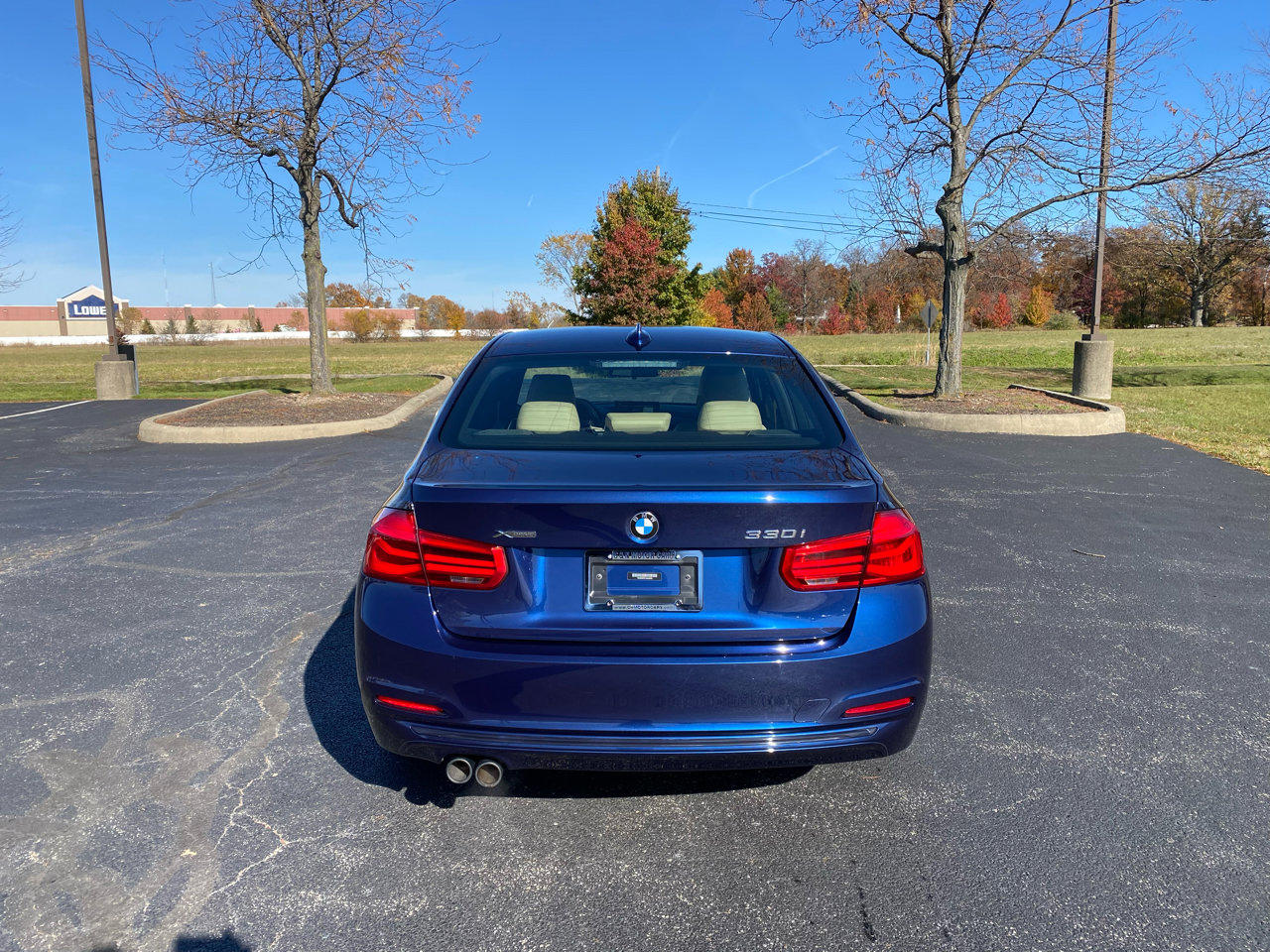 Used 2018 BMW 330i xDrive 330i xDrive SULEV Sedan w/ Premium Package image 6