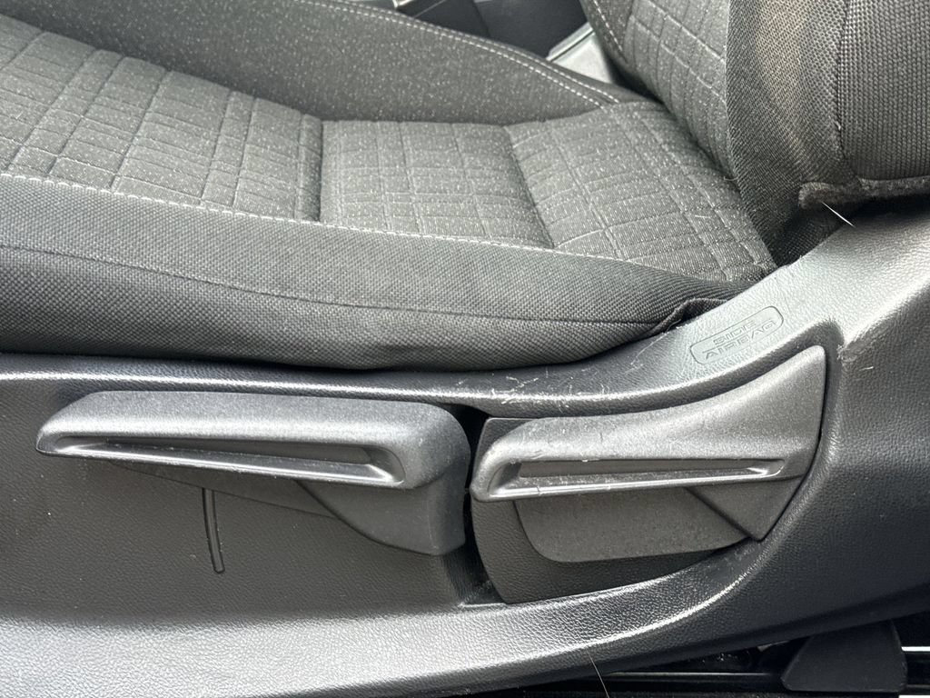 Used 2023 Honda HR-V LX image 14