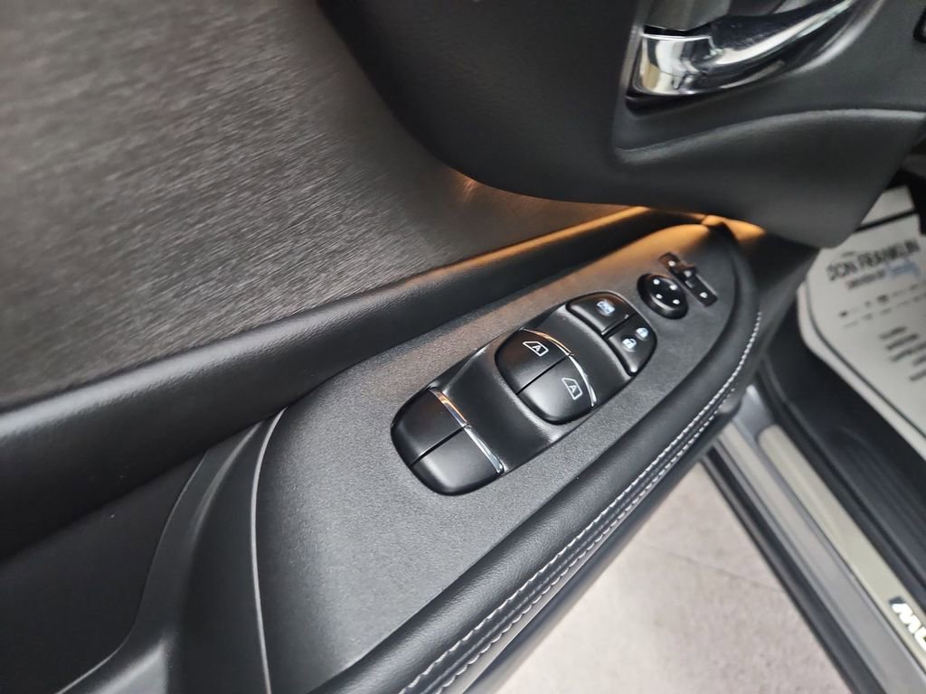 Used 2024 Nissan Murano SL w/ Cargo Package FWD image 16