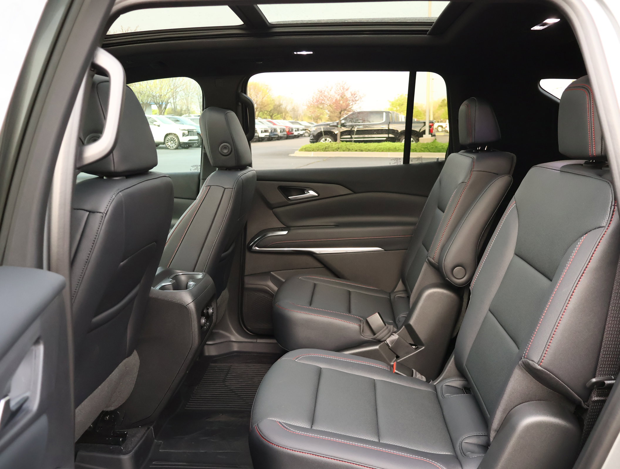 New 2026 Chevrolet Traverse Z71 w/ LPO, Floor Liner Package image 22