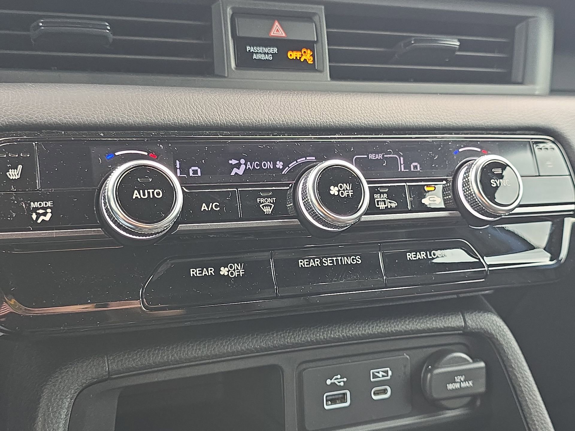 Used 2025 Honda Pilot TrailSport image 18