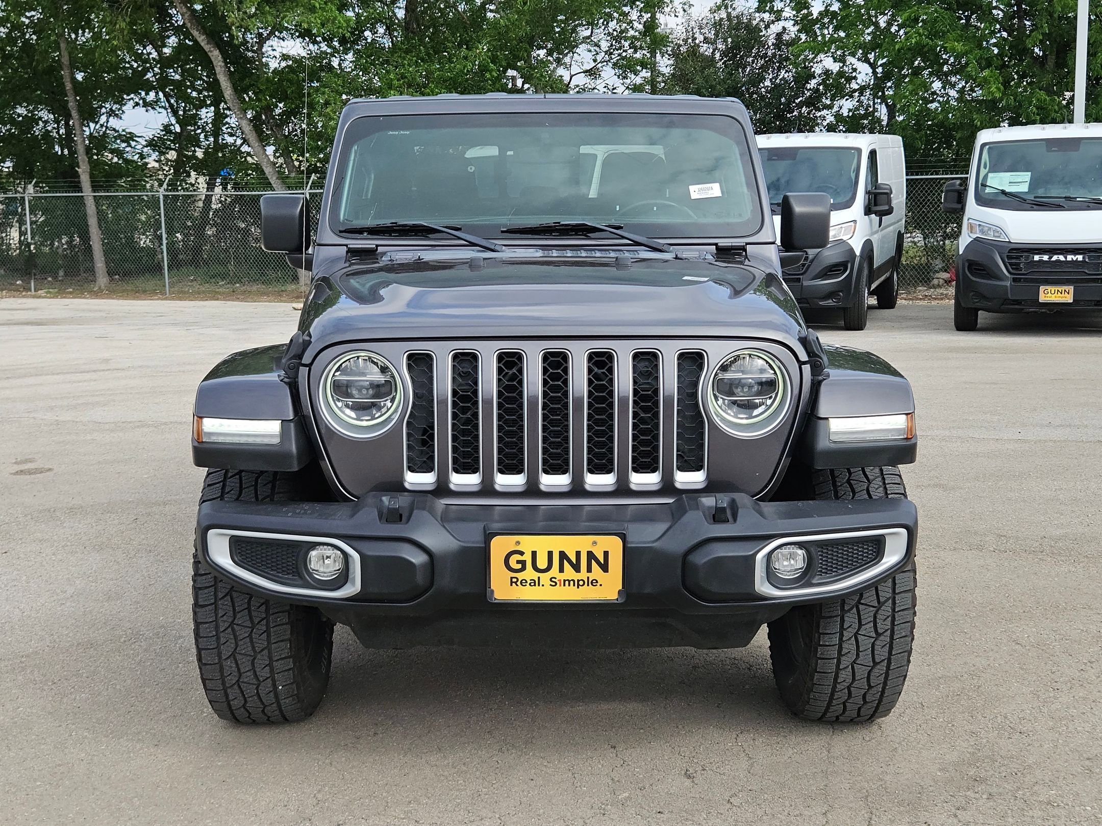 Used 2022 Jeep Gladiator Overland w/ Popular Equipment Package image 8