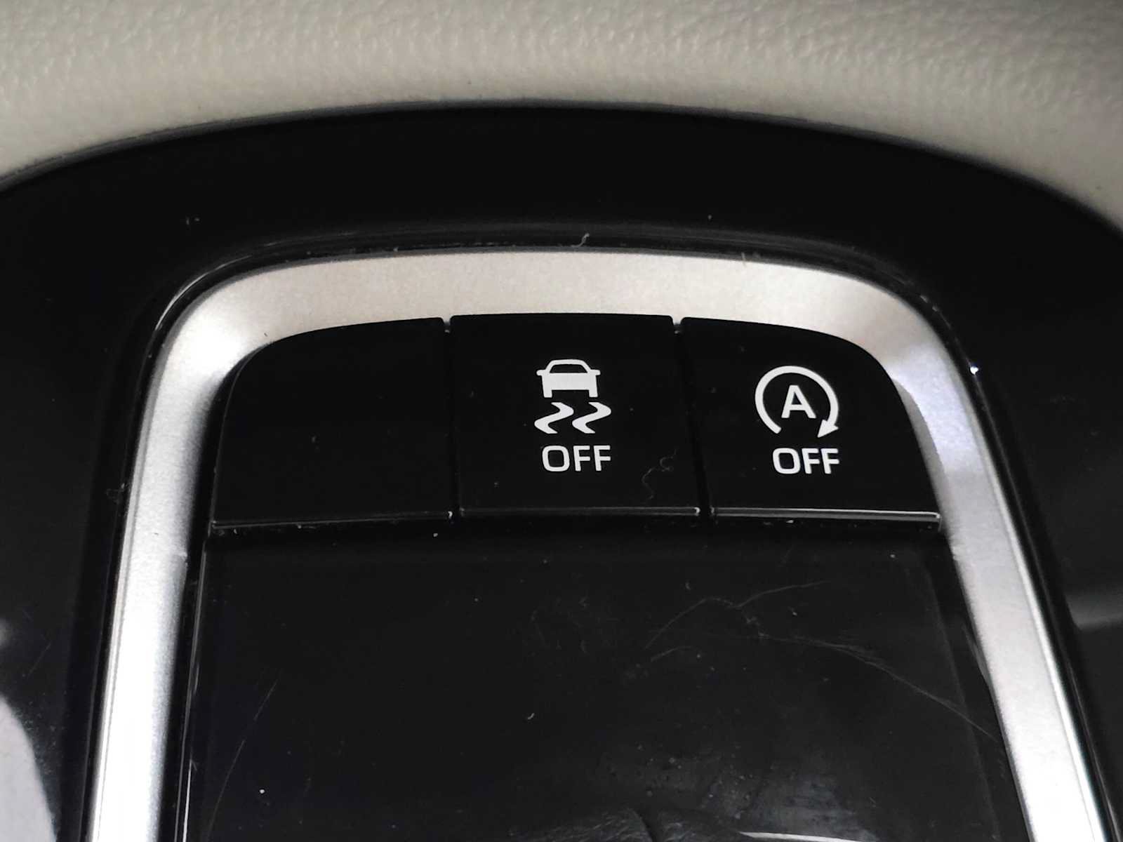 Certified 2025 Toyota Corolla Cross L AWD/4WD image 16