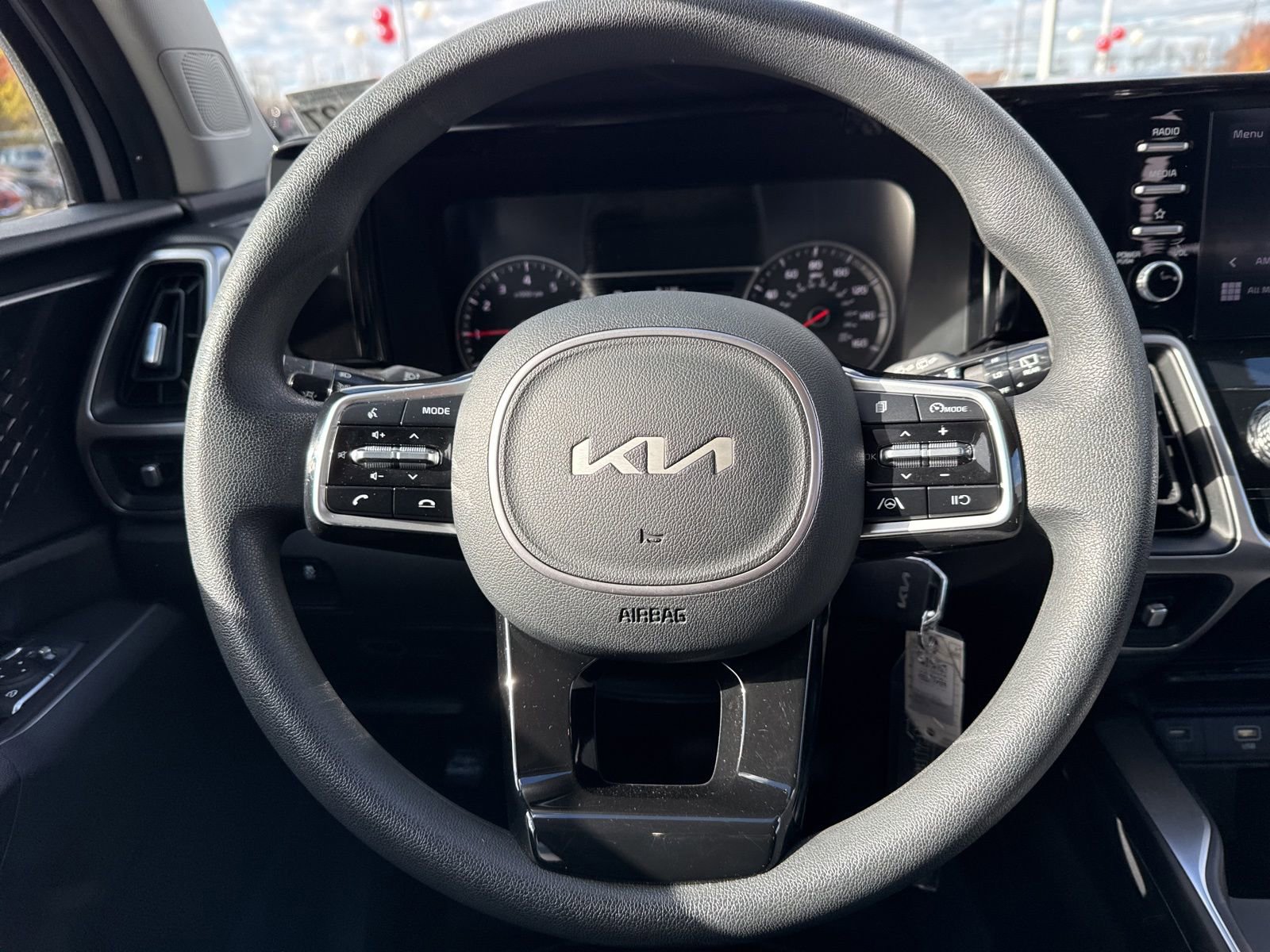Used 2022 Kia Sorento LX image 19
