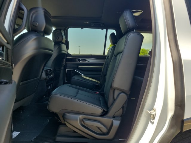 New 2026 Jeep Grand Wagoneer Limited AWD/4WD image 8