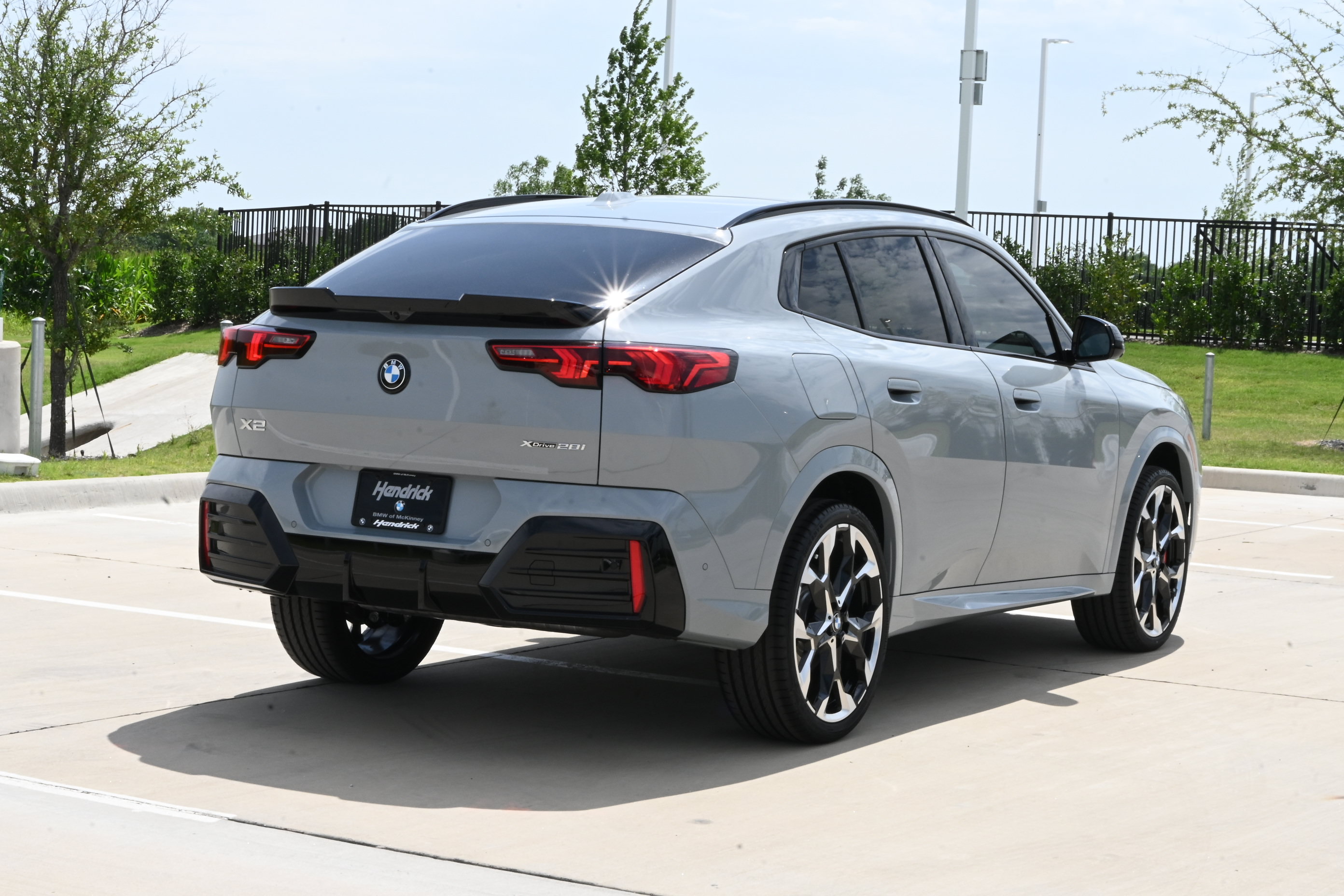 New 2026 BMW X2 xDrive28i w/ Technology Package AWD/4WD image 8