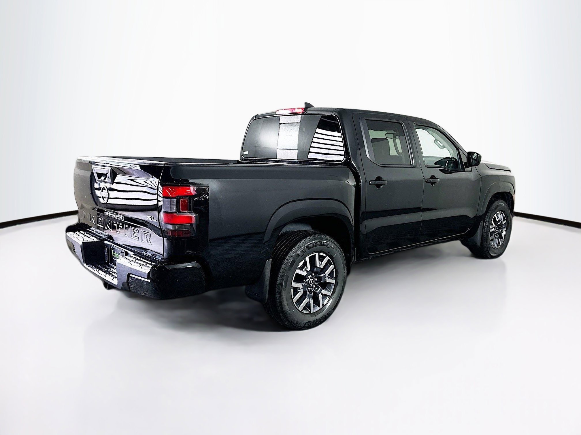 Used 2024 Nissan Frontier SL image 9