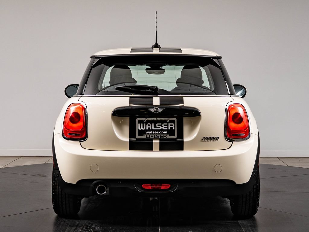 Used 2018 MINI Cooper 2-Door Hardtop FWD image 7