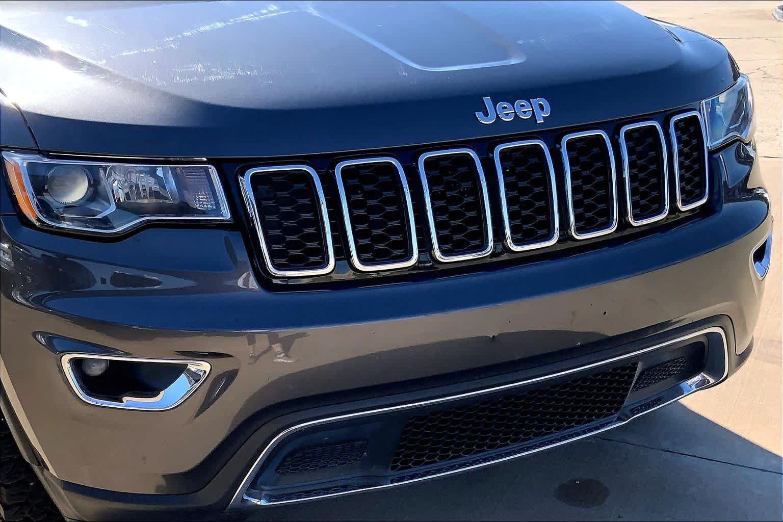 Used 2017 Jeep Grand Cherokee Limited AWD/4WD image 29