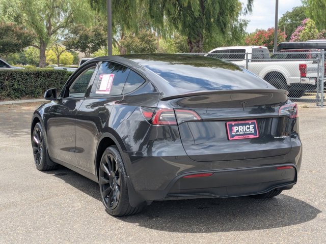 Used 2025 Tesla Model Y Long Range AWD/4WD image 8