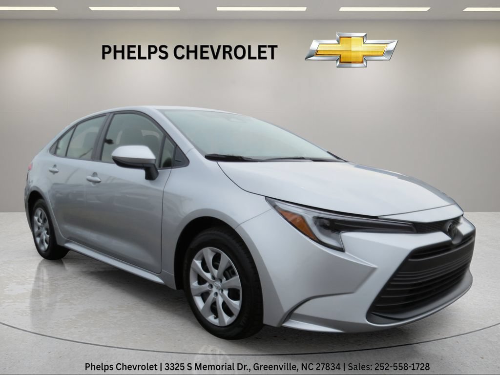 Used 2026 Toyota Corolla LE FWD image 3