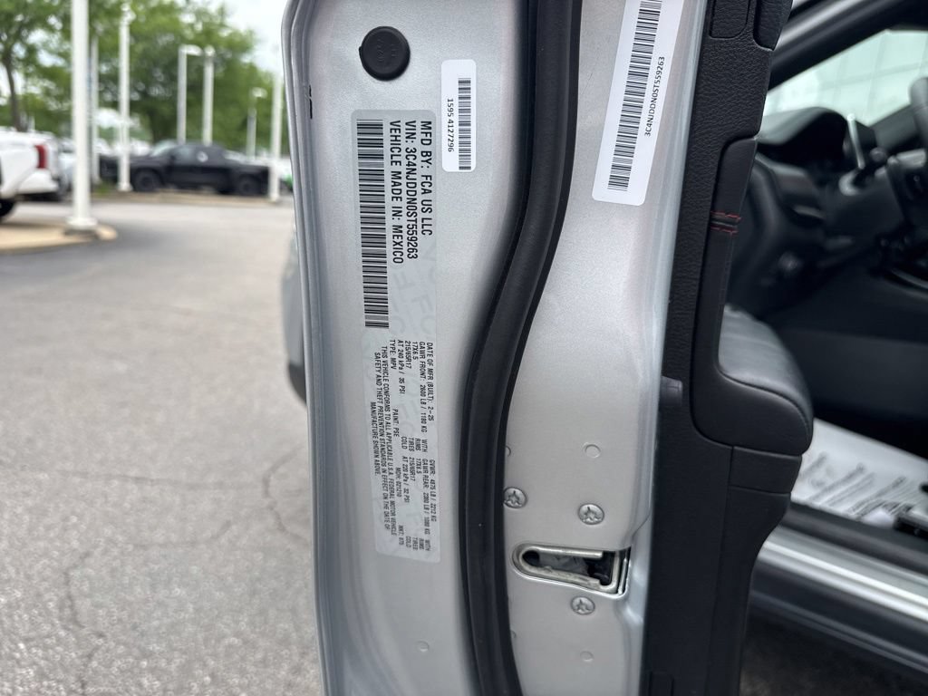 Used 2025 Jeep Compass Trailhawk AWD/4WD image 43